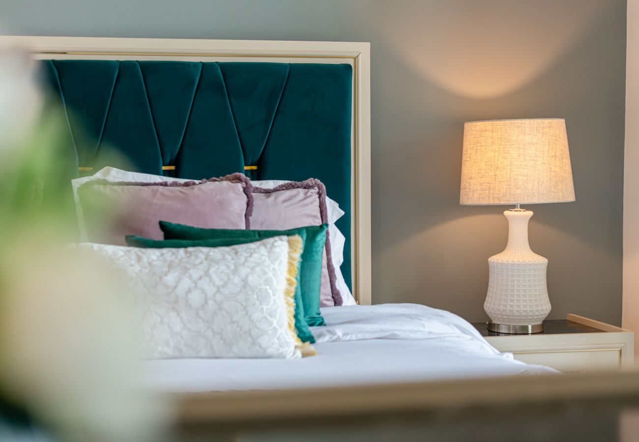 Apartment in Dubai - Elegant 1BDR in Downtown with Burj Khalifa View