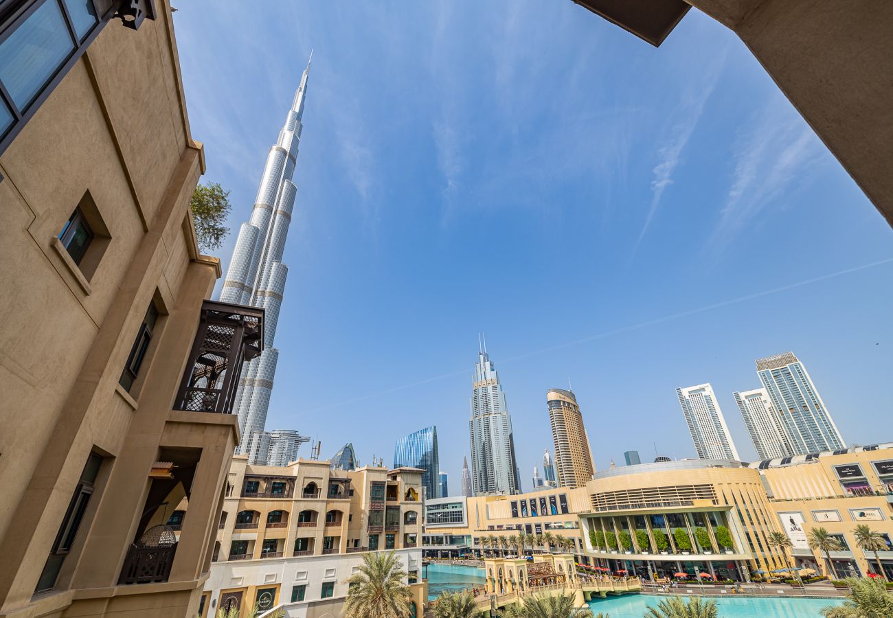 Apartment in Dubai - Elegant 1BDR in Downtown with Burj Khalifa View