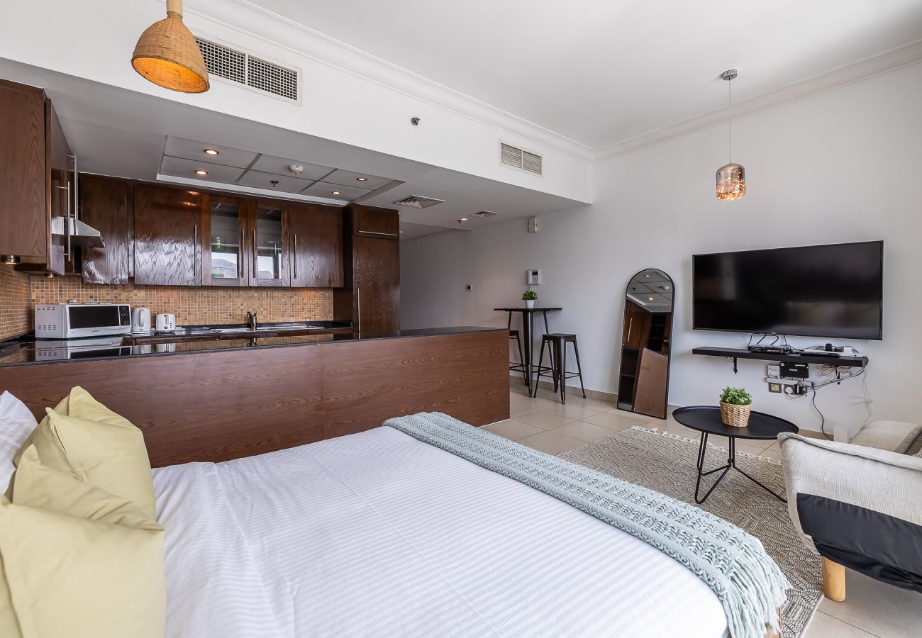 Studio in Dubai - Studio Next to Burj Khalifa / Large Balcony With City View