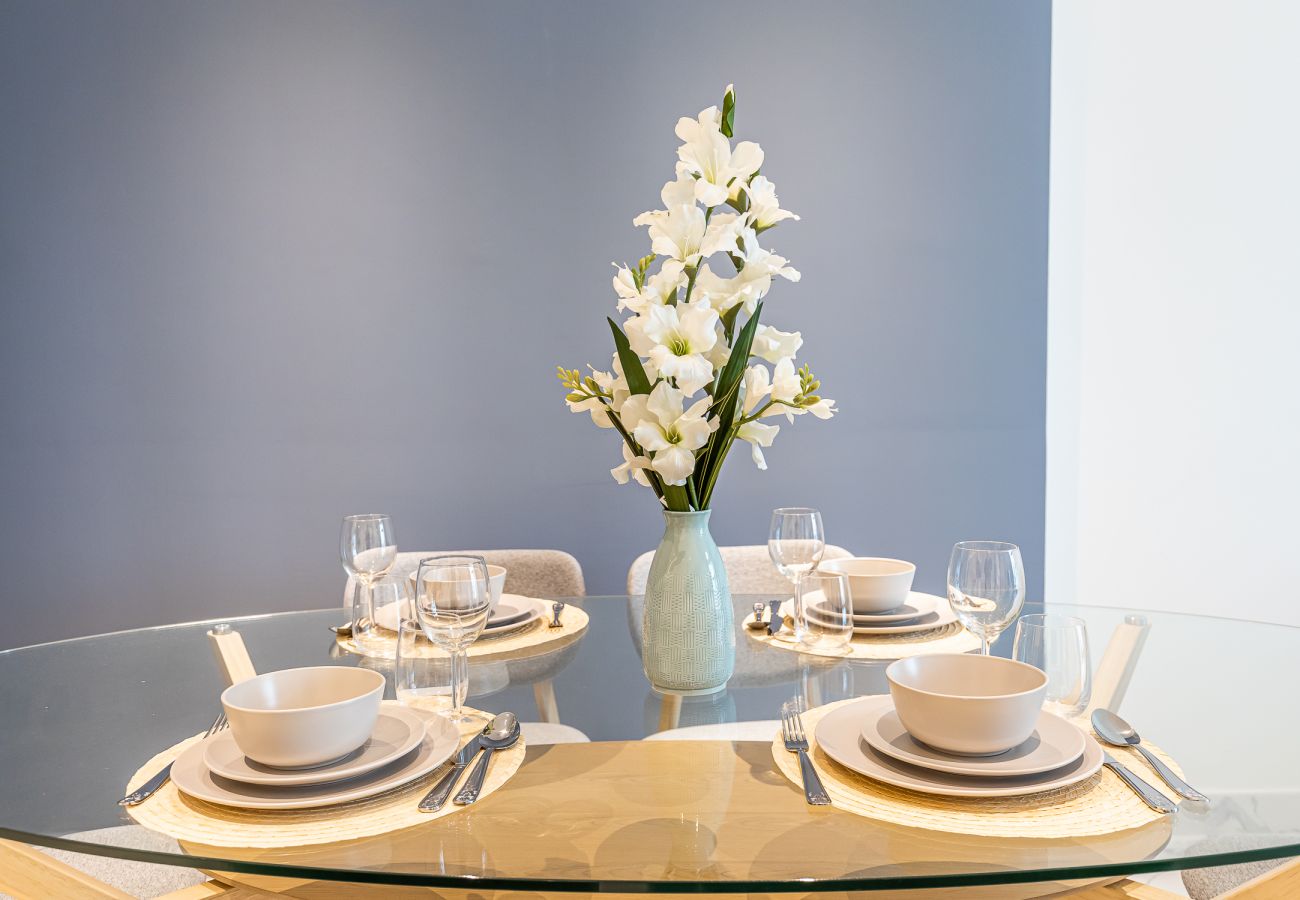 Apartment in Dubai - 1 BDR Apartment | Canal view | Burj Khalifa view