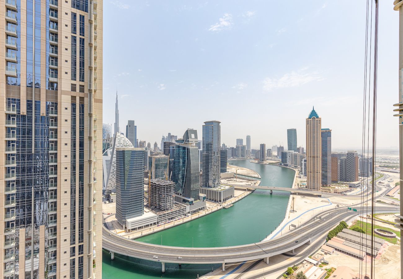 Apartment in Dubai - 1 BDR Apartment | Canal view | Burj Khalifa view