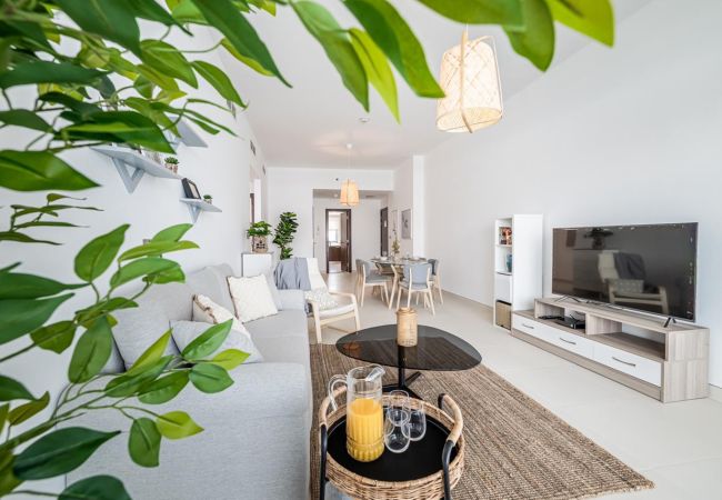 Apartment in Dubai - 317 / 2BDR+maid room / Sea view / The Palm 