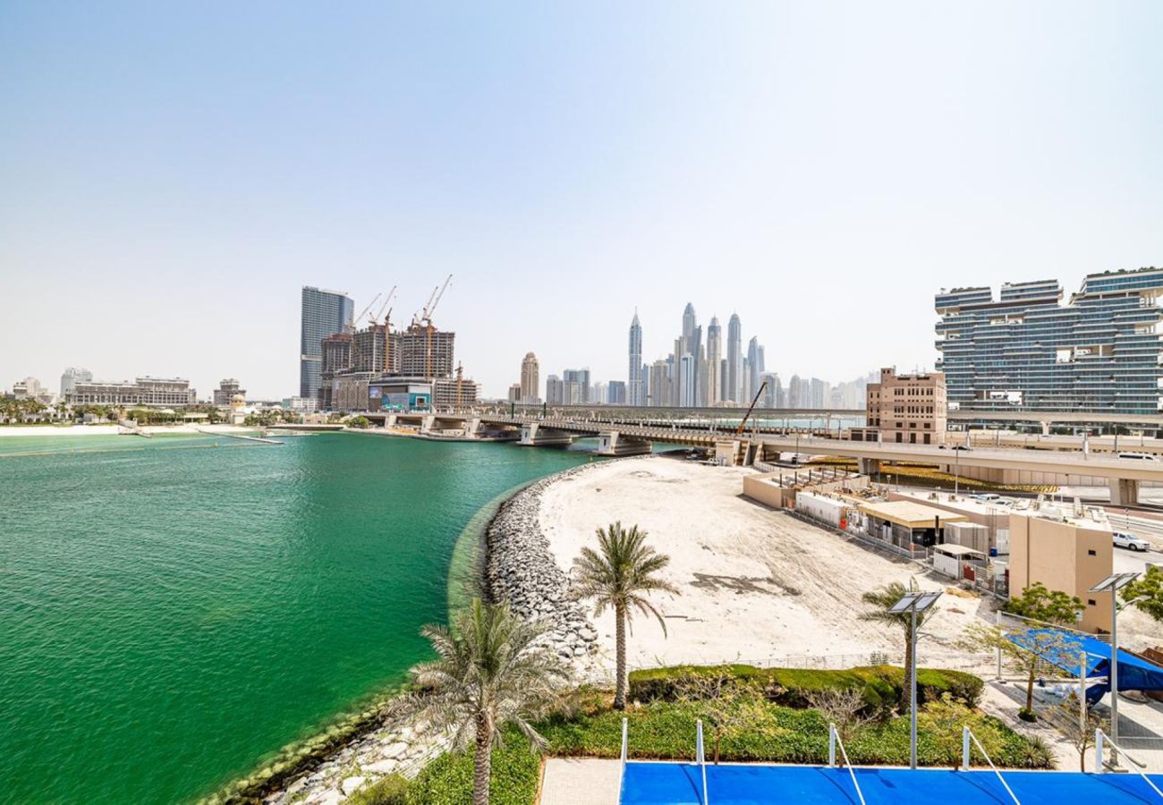 Apartment in Dubai - 317 / 2BDR+maid room / Sea view / The Palm 
