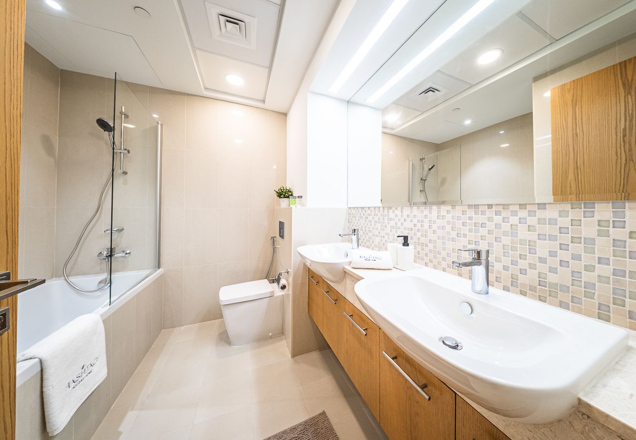 Apartment in Dubai - Burj Khalifa View I Modern Home I 2 Bedrooms 