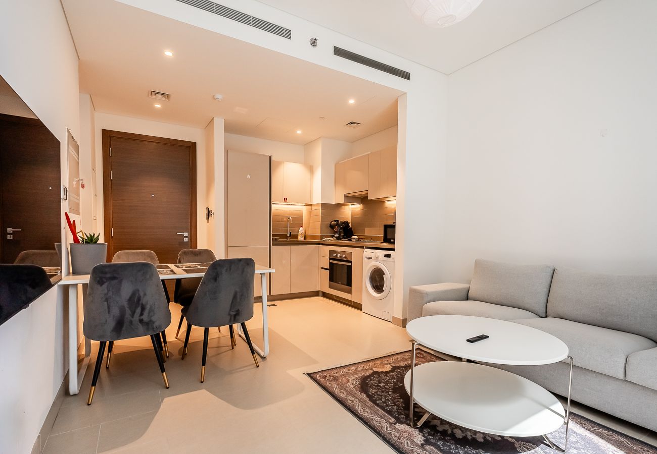 Apartment in Dubai - Spacious 1 Bedroom Apartment in Creek Sobha