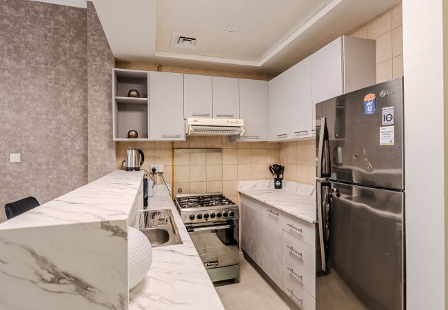 Studio in Dubai - Stylish Studio apartment in Downtown Dubai I Burj Al Nujoom