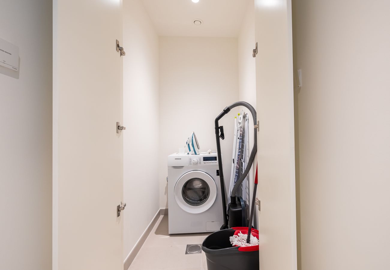 Apartment in Dubai - Chic 1-Bedroom Apartment | Surf, Creek Beach – Dubai Creek Harbour