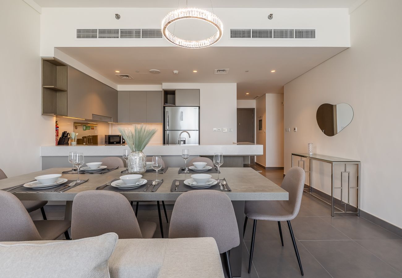 Apartment in Dubai - Elegant 3-Bedroom Apartment with Maid’s Room in Creek Gate – Dubai Creek Harbour