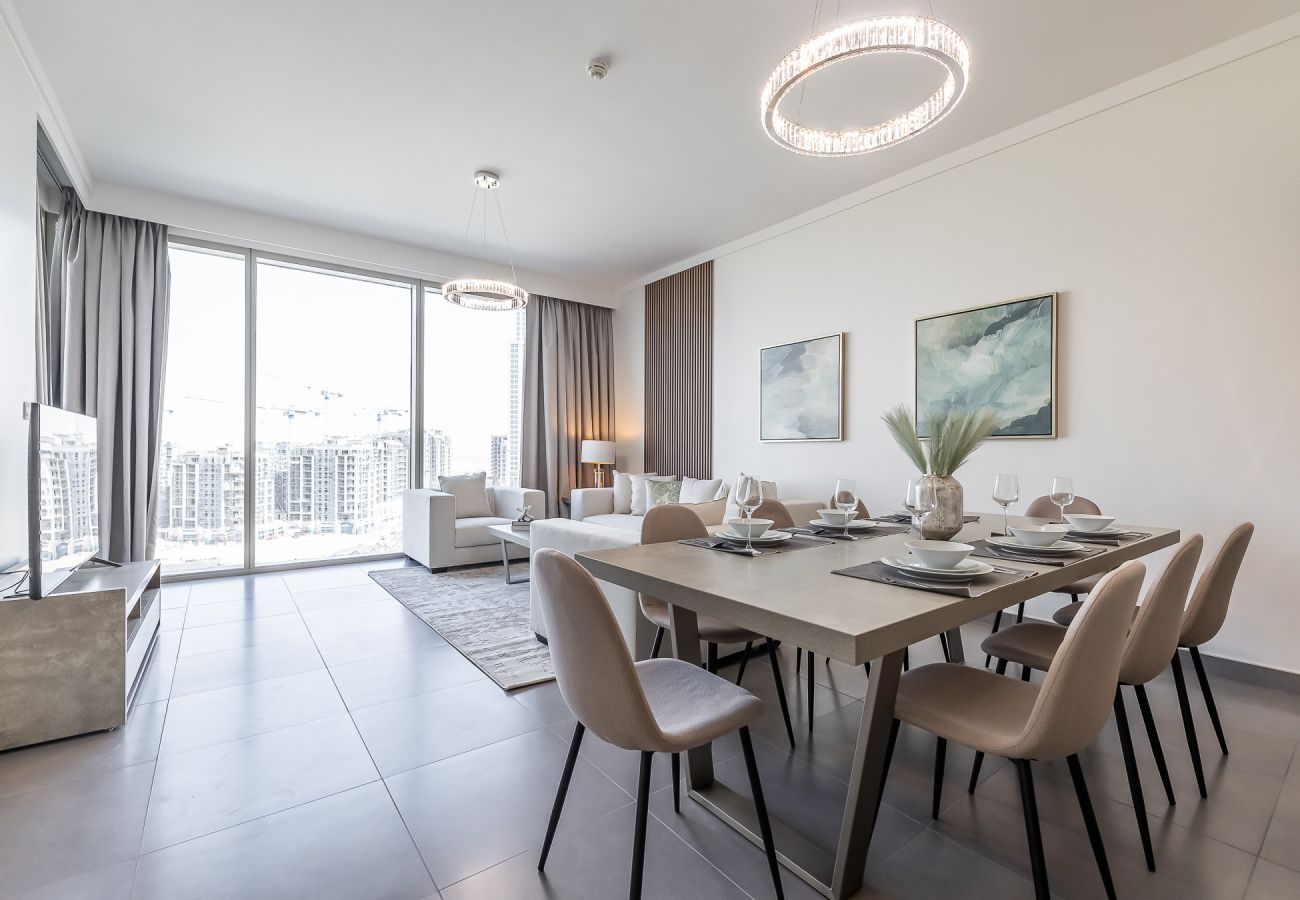 Apartment in Dubai - Elegant 3-Bedroom Apartment with Maid’s Room in Creek Gate – Dubai Creek Harbour