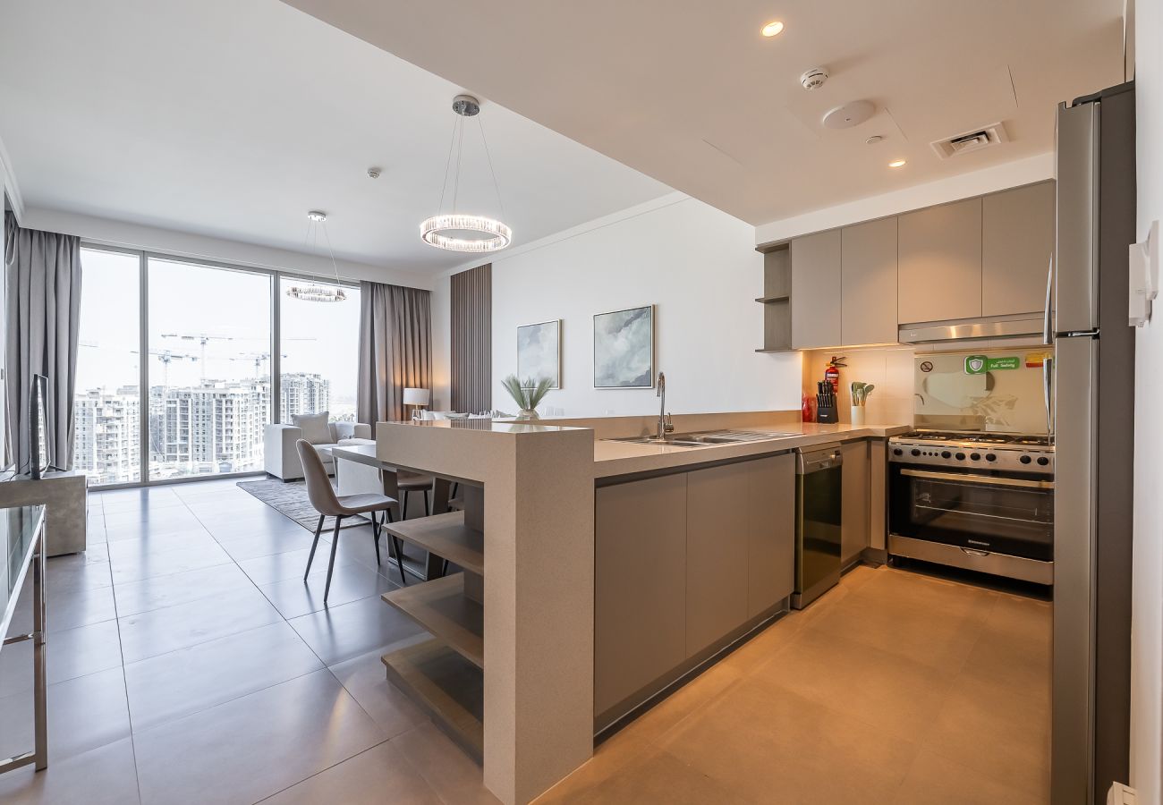 Apartment in Dubai - Elegant 3-Bedroom Apartment with Maid’s Room in Creek Gate – Dubai Creek Harbour