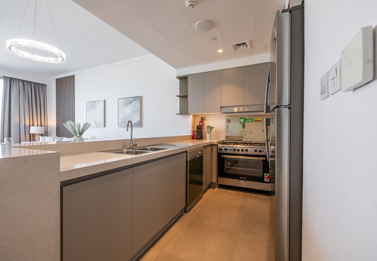 Apartment in Dubai - Elegant 3-Bedroom Apartment with Maid’s Room in Creek Gate – Dubai Creek Harbour