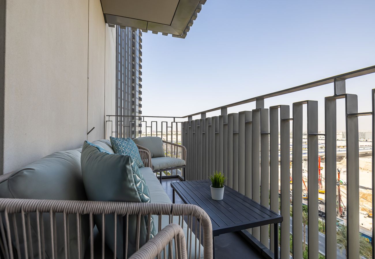 Apartment in Dubai - Elegant 3-Bedroom Apartment with Maid’s Room in Creek Gate – Dubai Creek Harbour