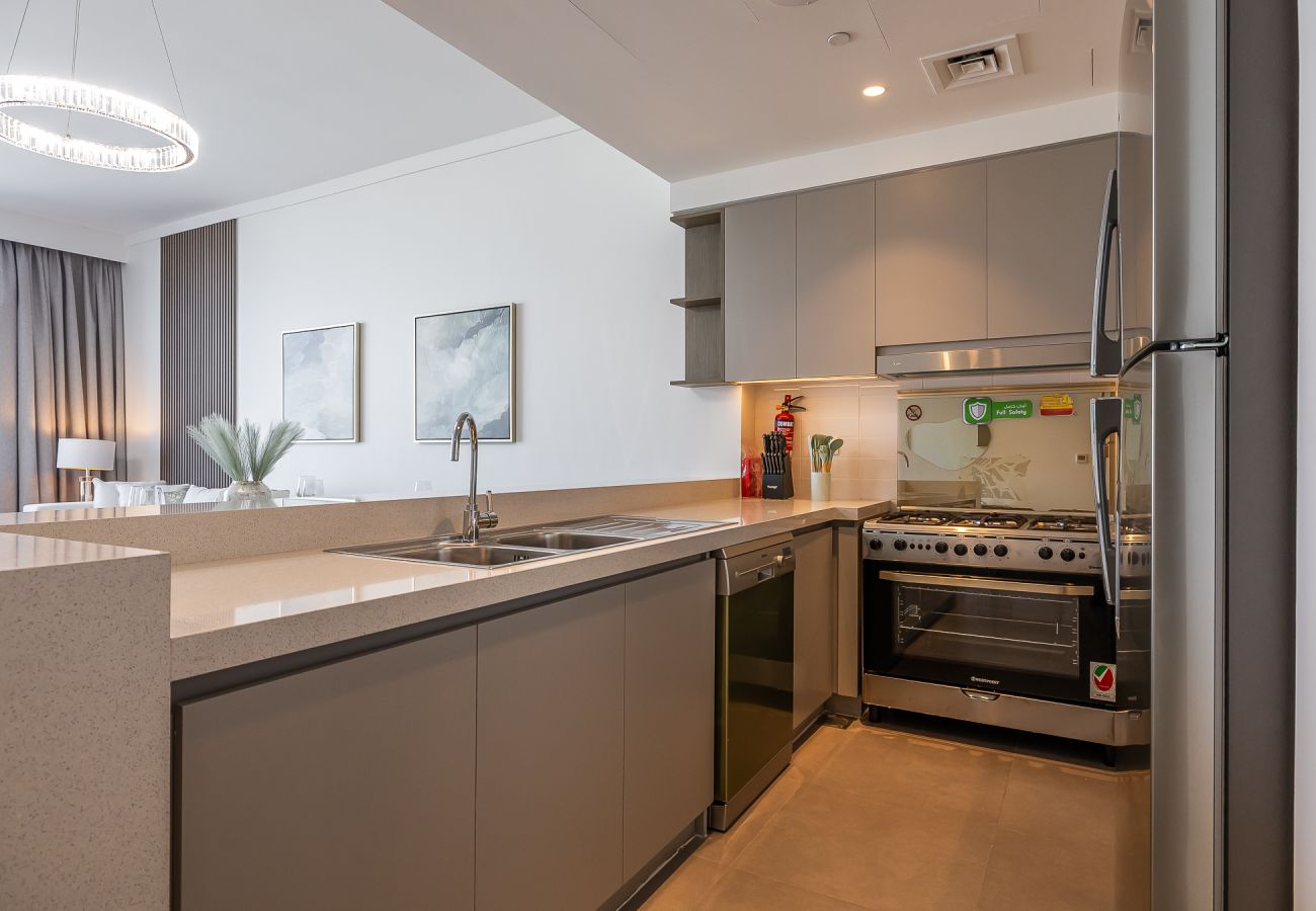 Apartment in Dubai - Elegant 3-Bedroom Apartment with Maid’s Room in Creek Gate – Dubai Creek Harbour