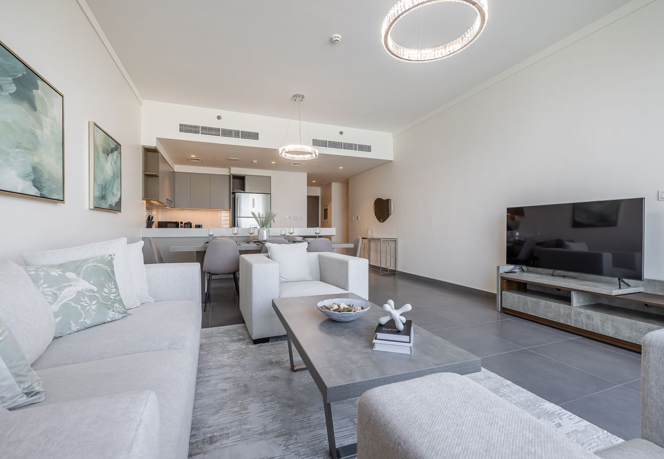 Apartment in Dubai - Elegant 3-Bedroom Apartment with Maid’s Room in Creek Gate – Dubai Creek Harbour