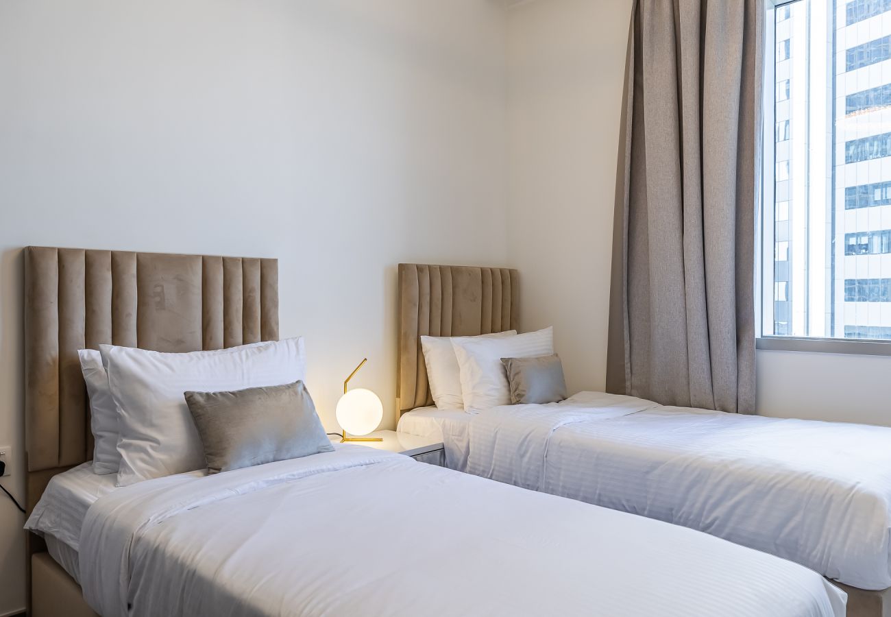 Apartment in Dubai - Elegant 3-Bedroom Apartment with Maid’s Room in Creek Gate – Dubai Creek Harbour