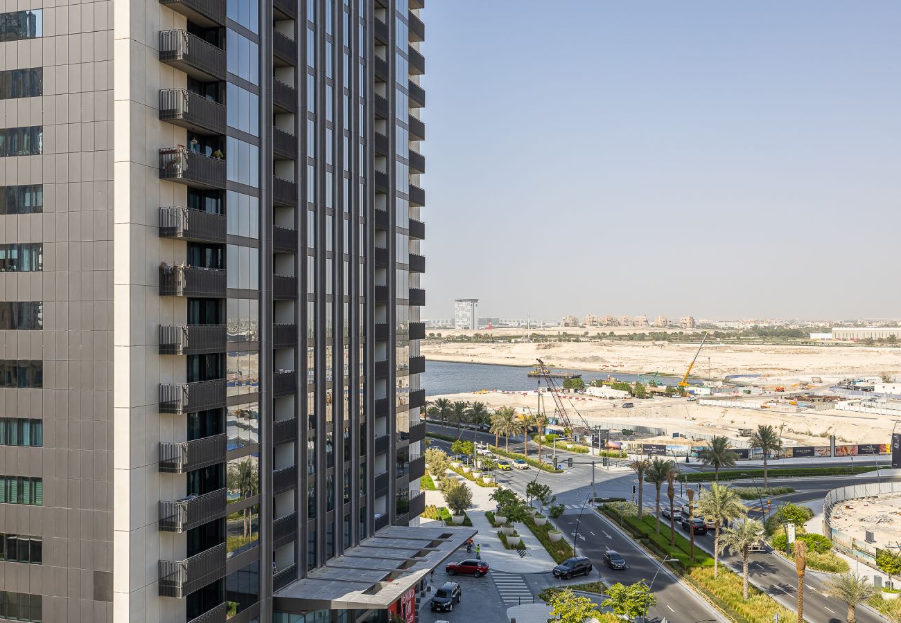 Apartment in Dubai - Elegant 3-Bedroom Apartment with Maid’s Room in Creek Gate – Dubai Creek Harbour