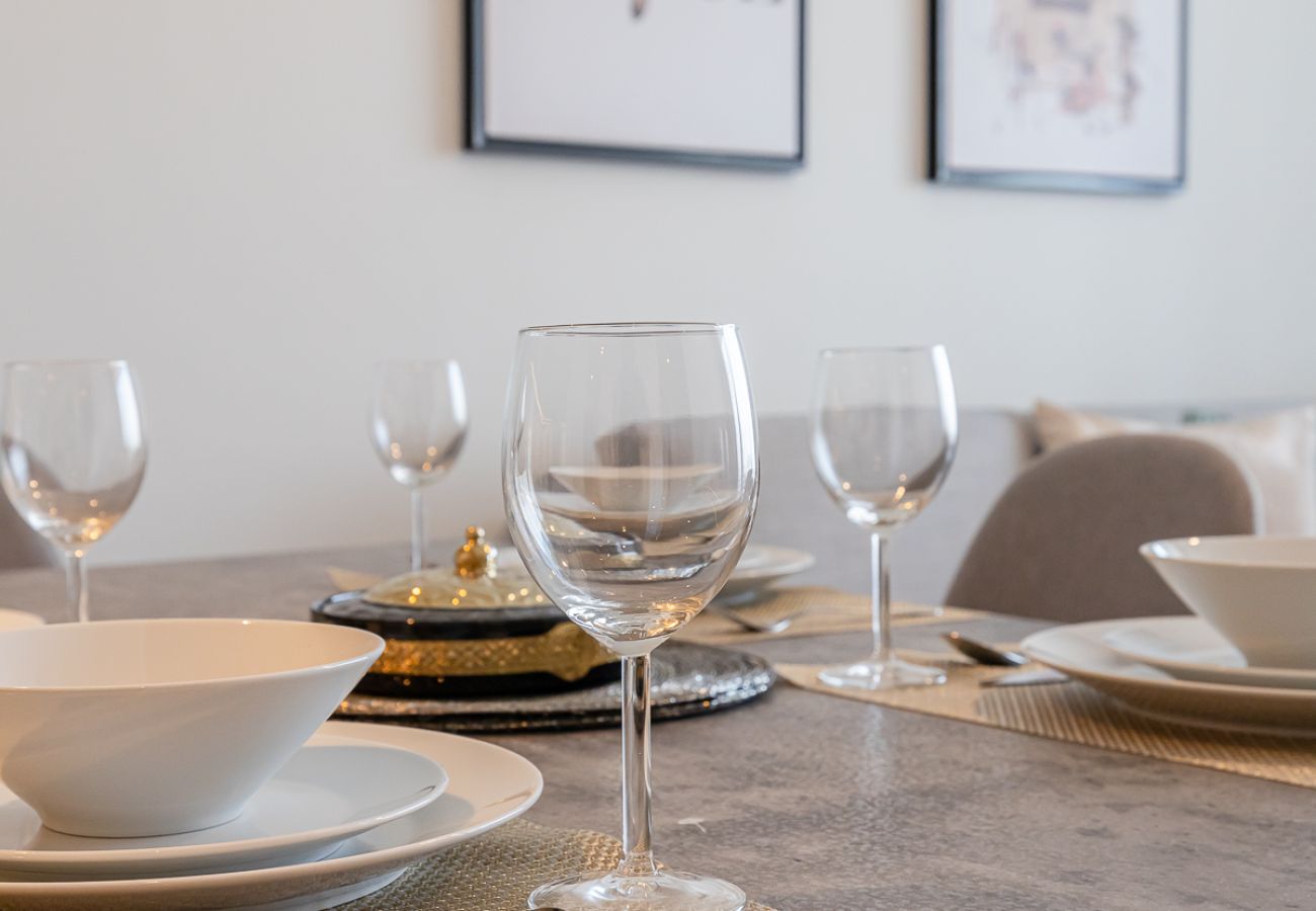 Apartment in Dubai - Stylish 2BDR in Creek Harbor With Amazing View 