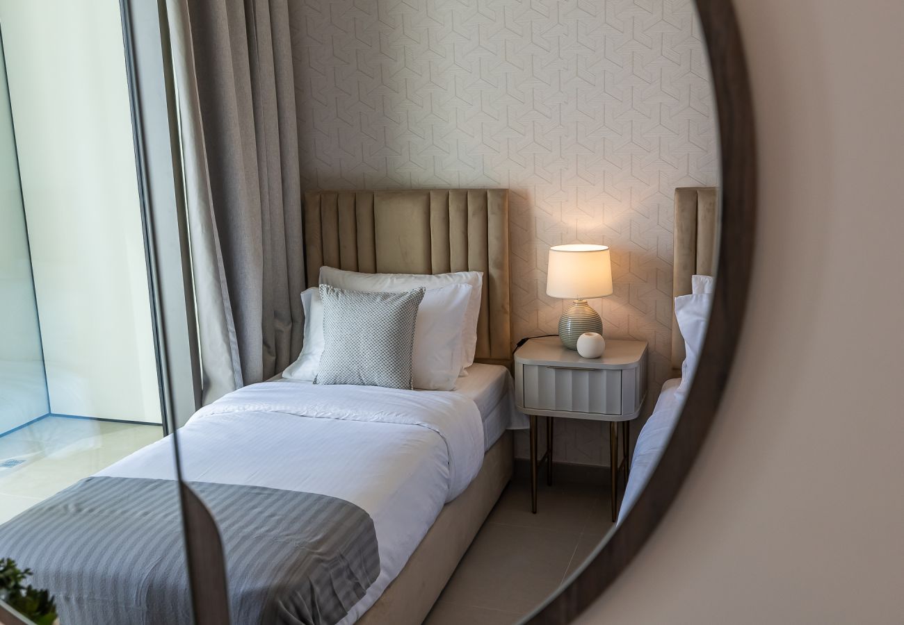 Apartment in Dubai - 3BDR Apartment +  maid room I Burj Khalifa view I Downtown