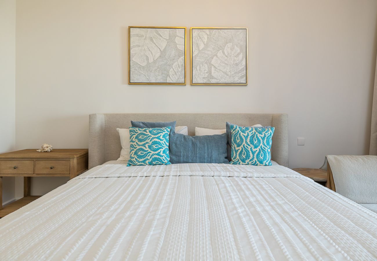 Apartment in Dubai - Spacious 2-Bedroom Apartment with Balcony on The Palm 