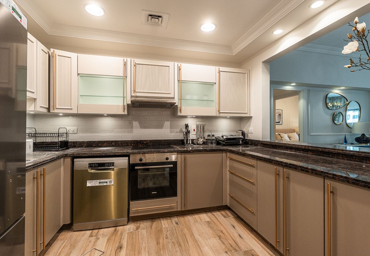 Apartment in Dubai - 2BDR apartment with the balcony & city view 