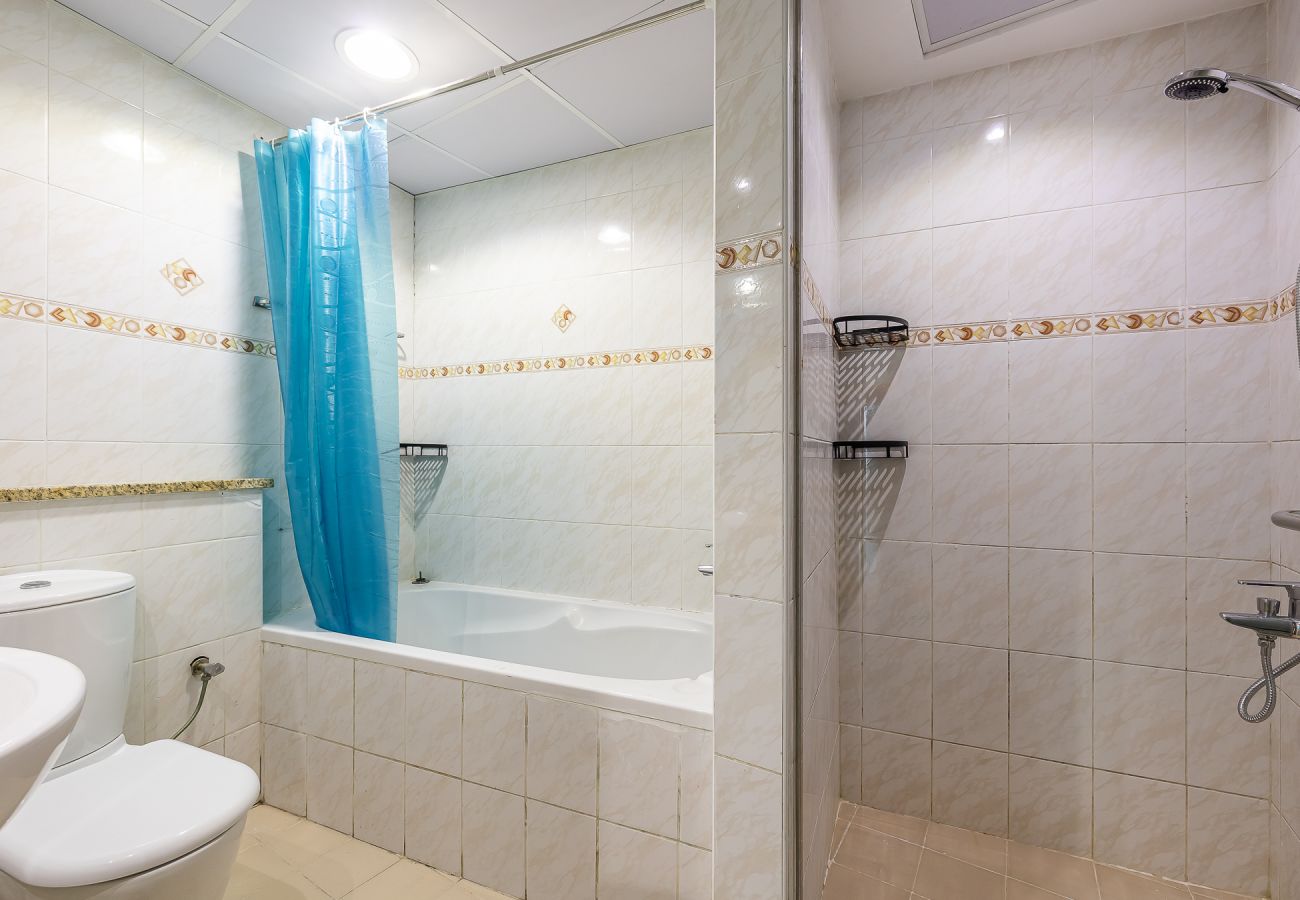 Apartment in Dubai - Close to metro | Water and City View | JLT