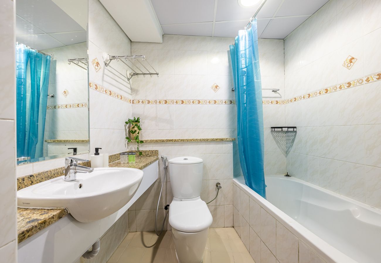 Apartment in Dubai - Close to metro | Water and City View | JLT