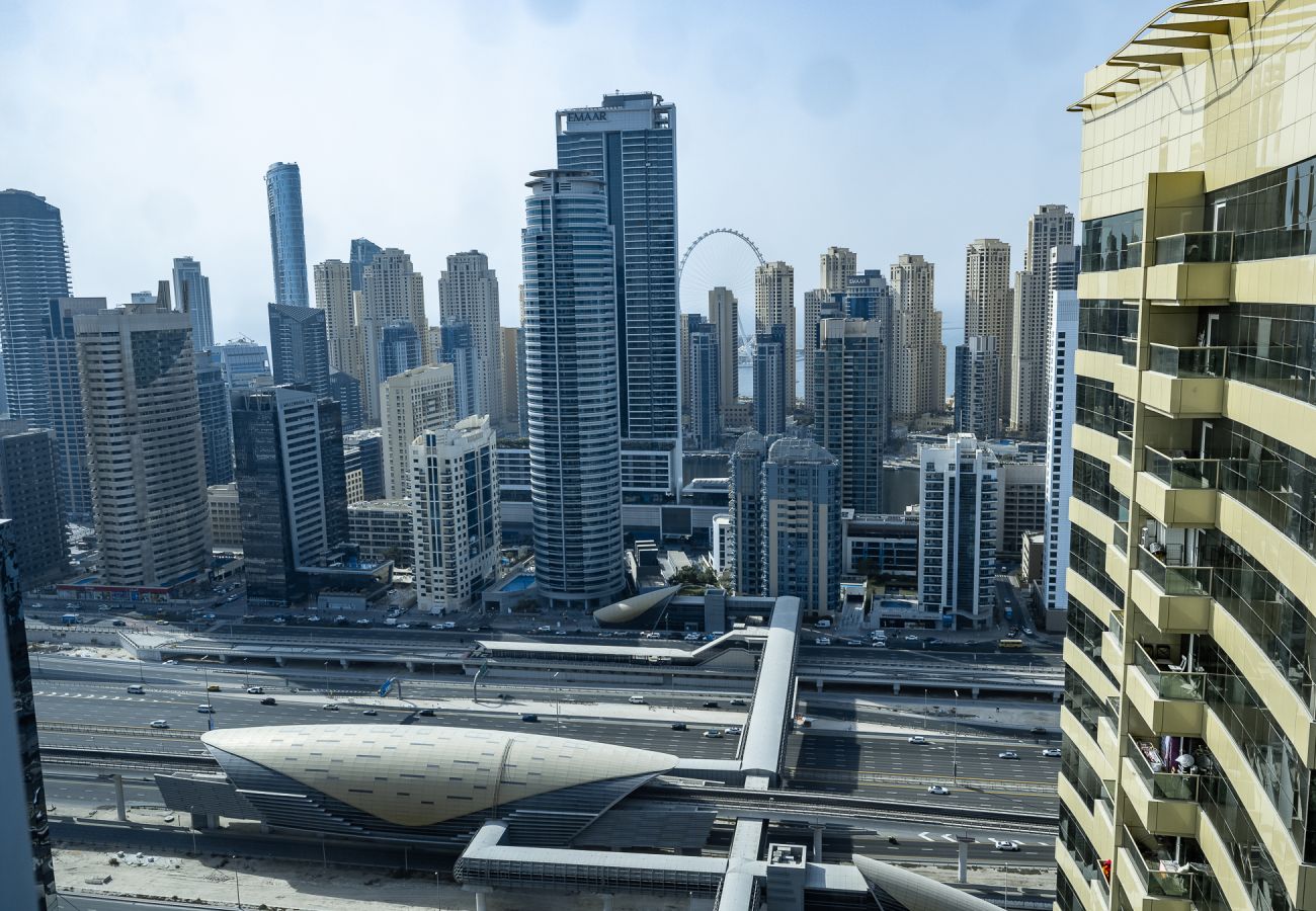 Apartment in Dubai - Close to metro | Water and City View | JLT
