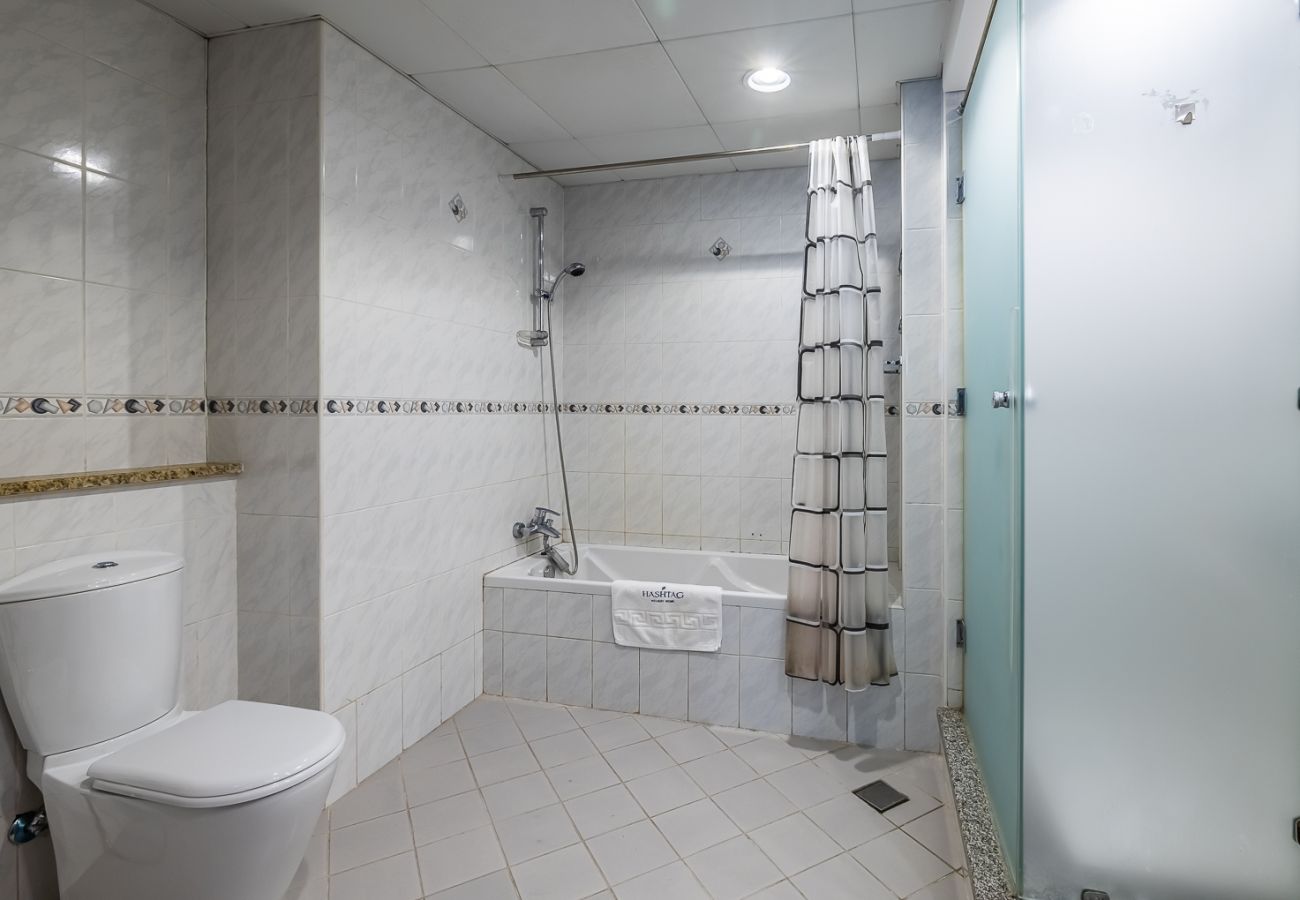 Apartment in Dubai - Stunning 1BR apartment with water view