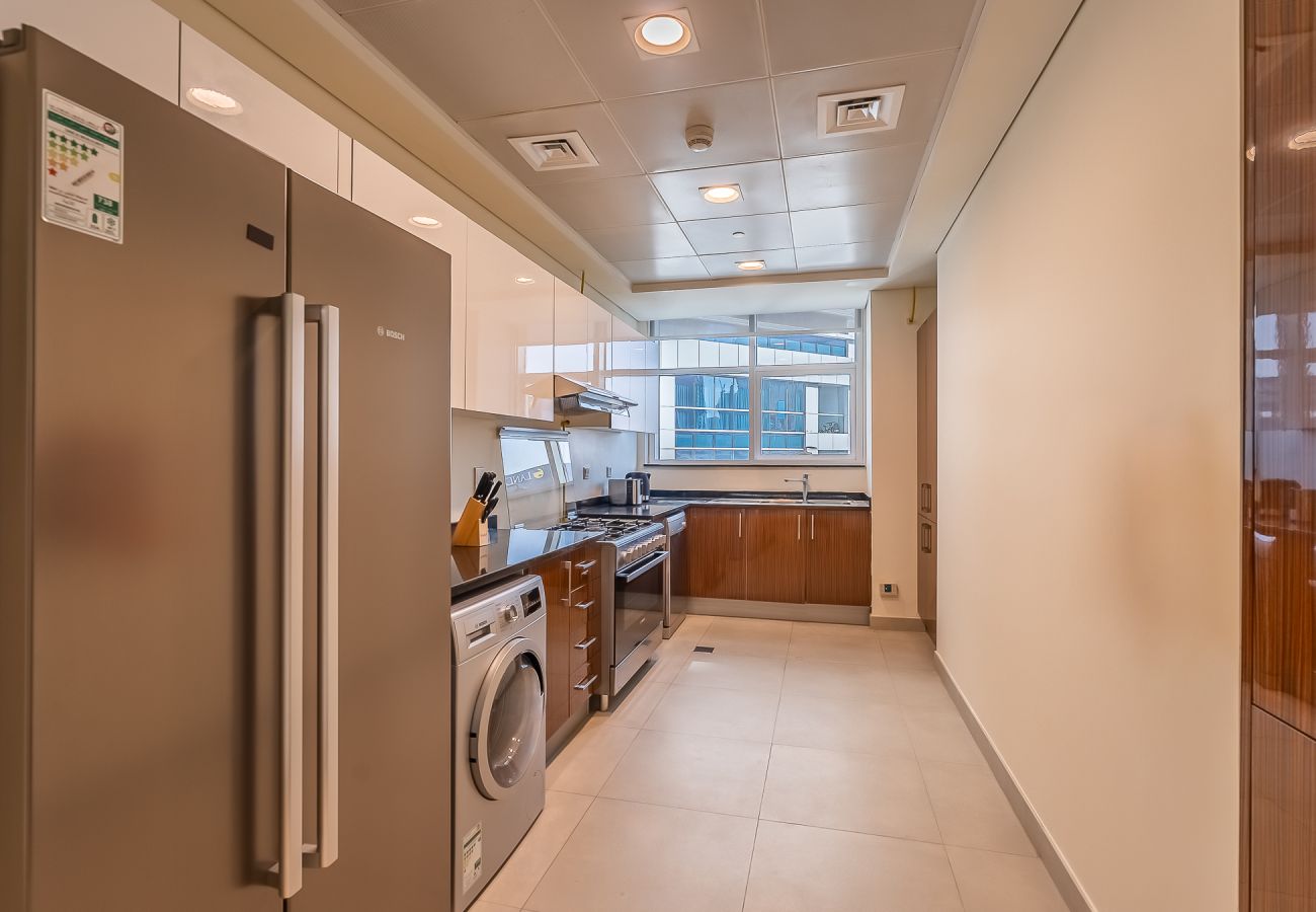 Apartment in Dubai - Spacious 2 BDR plus Maid room apartment with Sea View in Dubai Marina