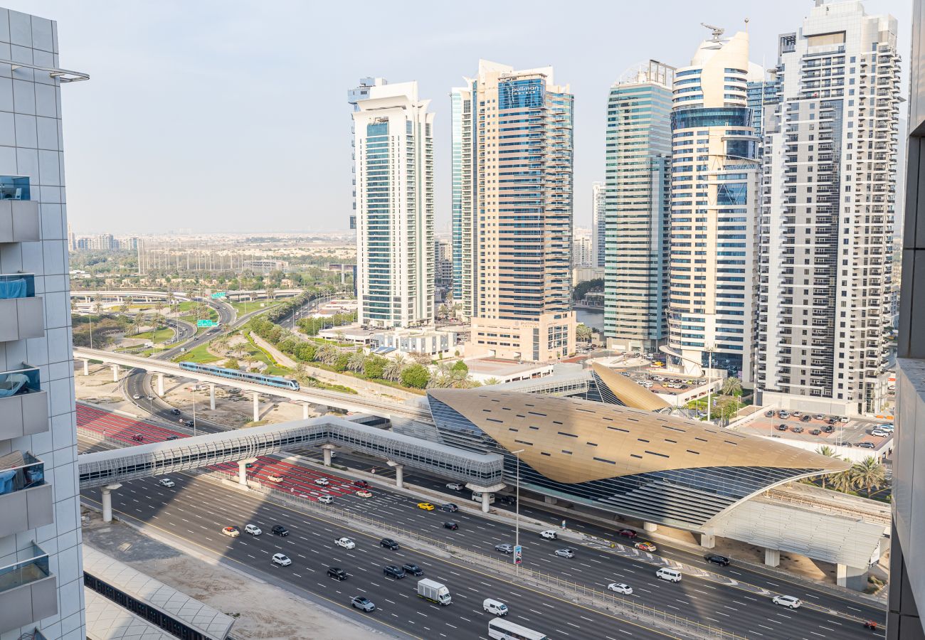 Apartment in Dubai - 1 BDR Apartment with office space / Dubai Marina