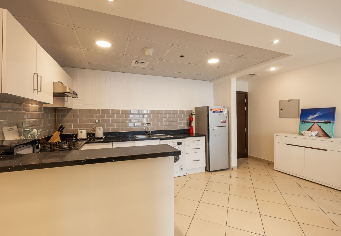 Apartment in Dubai - 1BDR Apartment with Dubai Marina view I Close to Metro