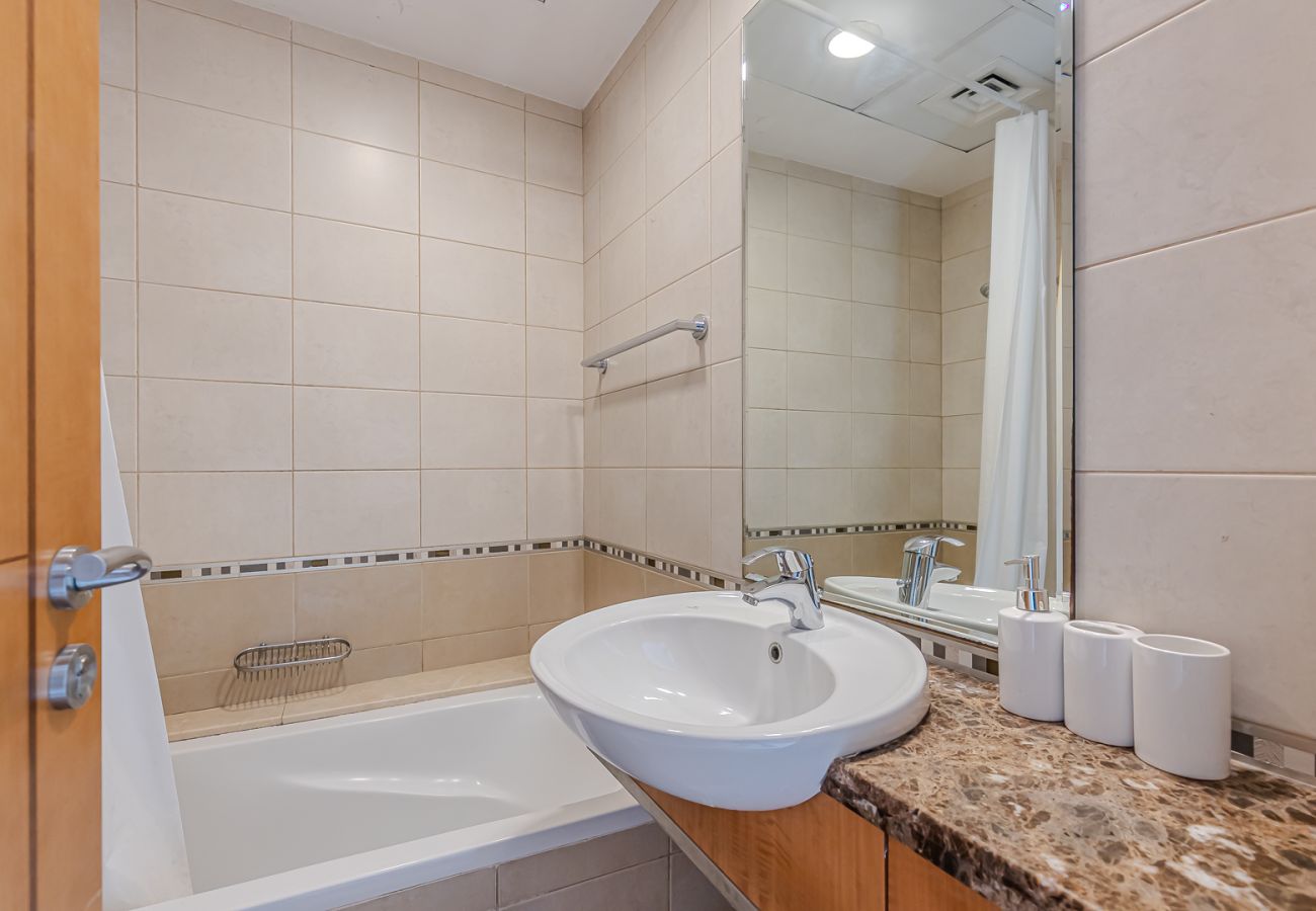 Apartment in Dubai - Spacious 3BDR Apartment in Marina with working desk