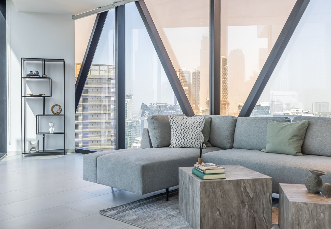 Apartment in Dubai - 3BDR Apartment + Maid Room / Burj Khalifa View