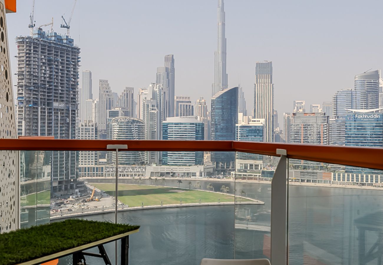 Apartment in Dubai - Studio with Burj Khalifa View