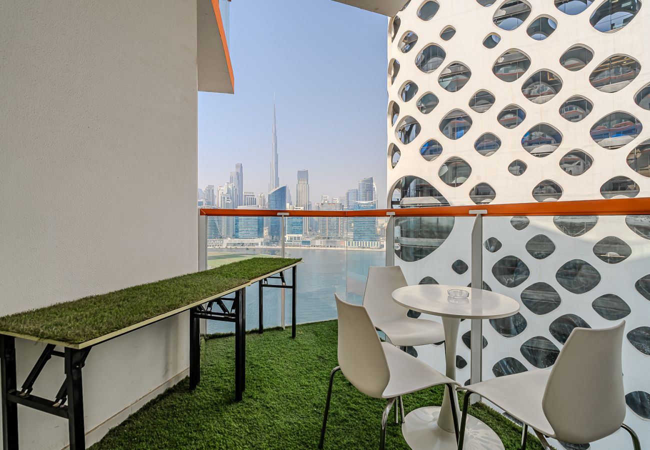 Apartment in Dubai - Studio with Burj Khalifa View