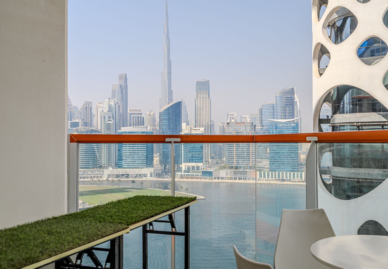 Apartment in Dubai - Studio with Burj Khalifa View