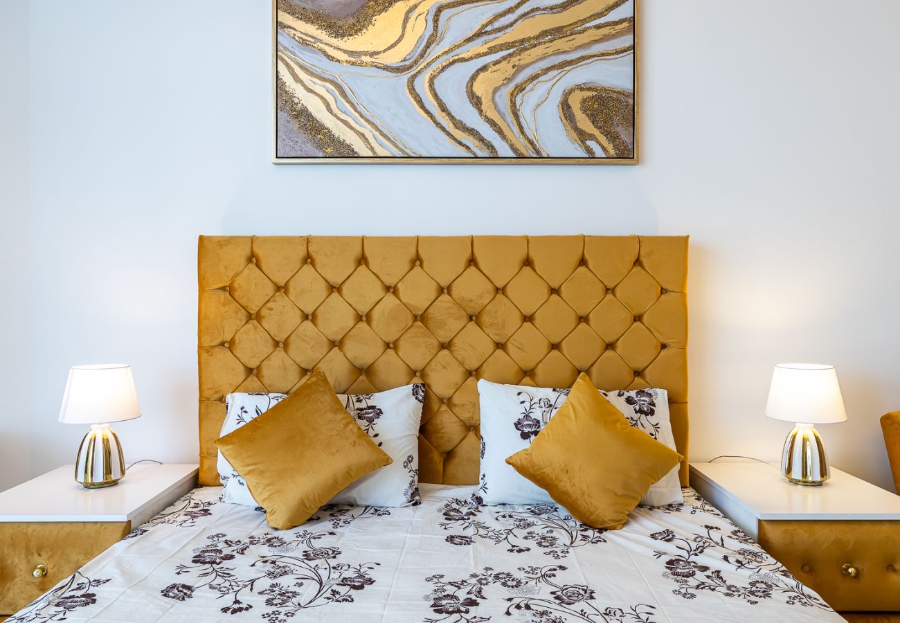 Apartment in Dubai - Studio with Burj Khalifa View