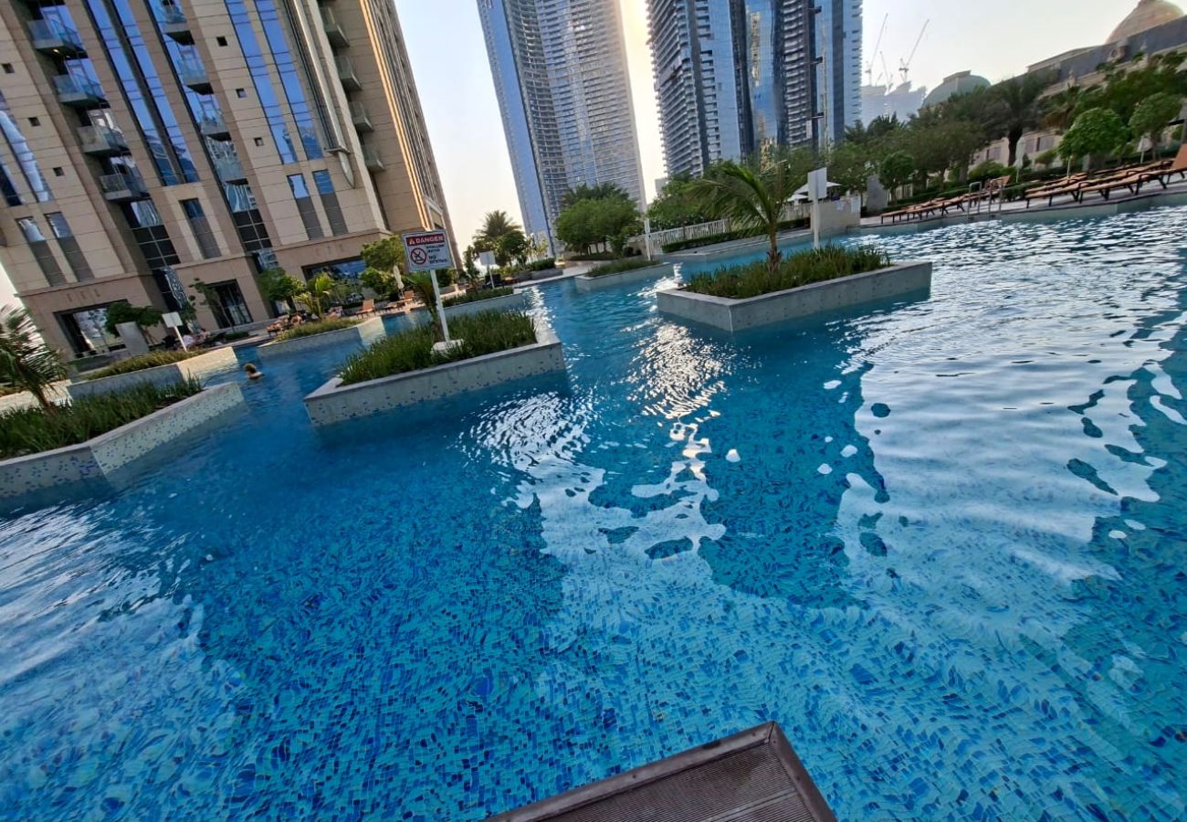 Apartment in Dubai - Spacious 3BDR + maid room / Business Bay