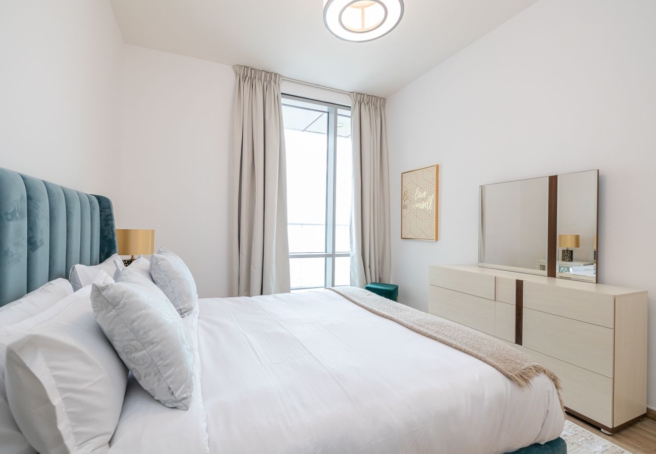 Apartment in Dubai - Spacious 3BDR + maid room / Business Bay 