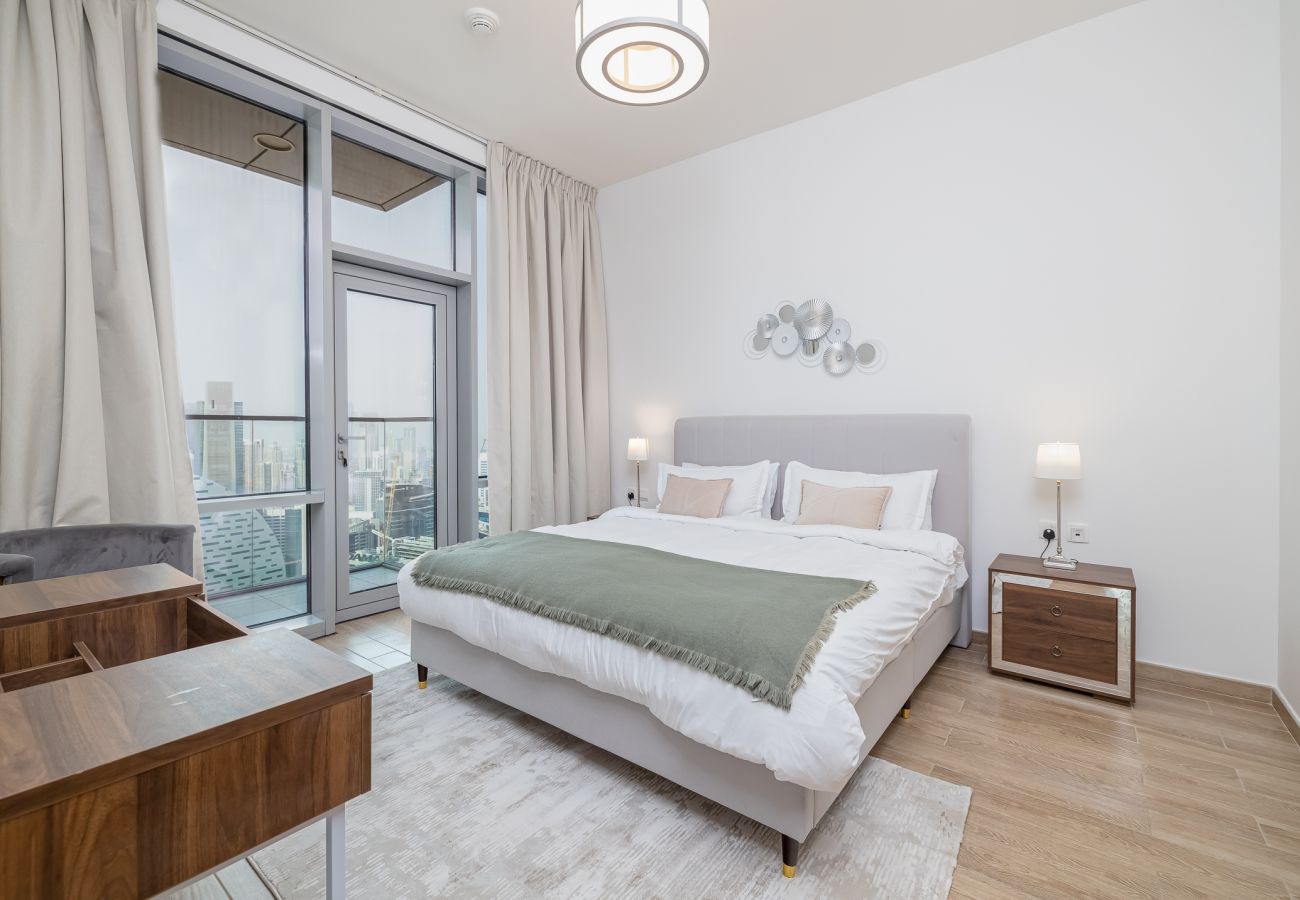 Apartment in Dubai - Spacious 3BDR + maid room / Business Bay 