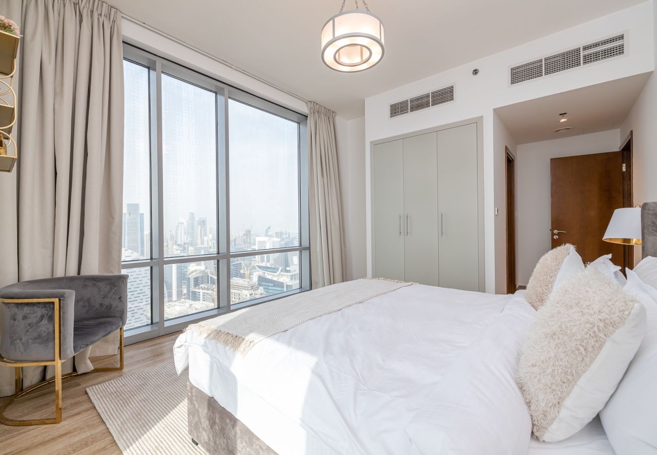 Apartment in Dubai - Spacious 3BDR + maid room / Business Bay 