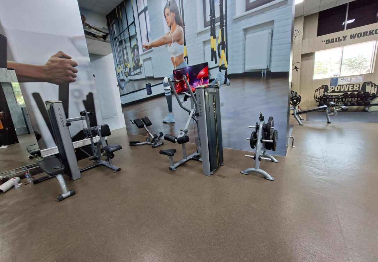 Apartment in Dubai - Spacious 3BDR + maid room / Business Bay 