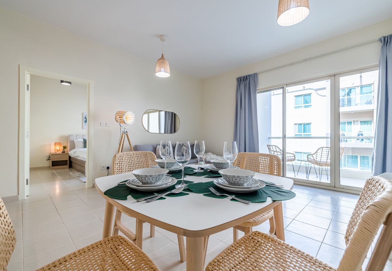 Apartment in Dubai - Great 1BDR Apartment in The Greens / Close to Dubai Marina 