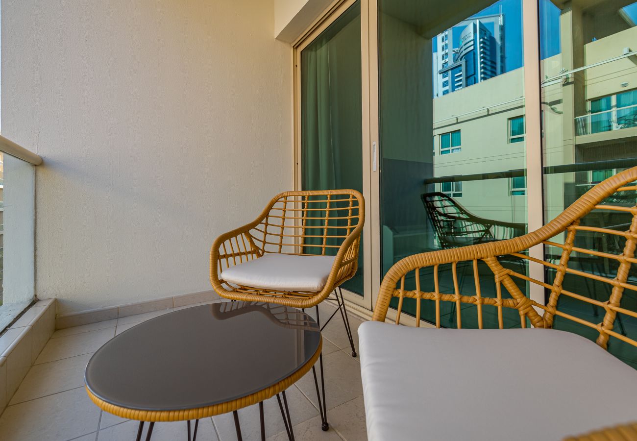 Apartment in Dubai - Great 1BDR Apartment in The Greens / Close to Dubai Marina 