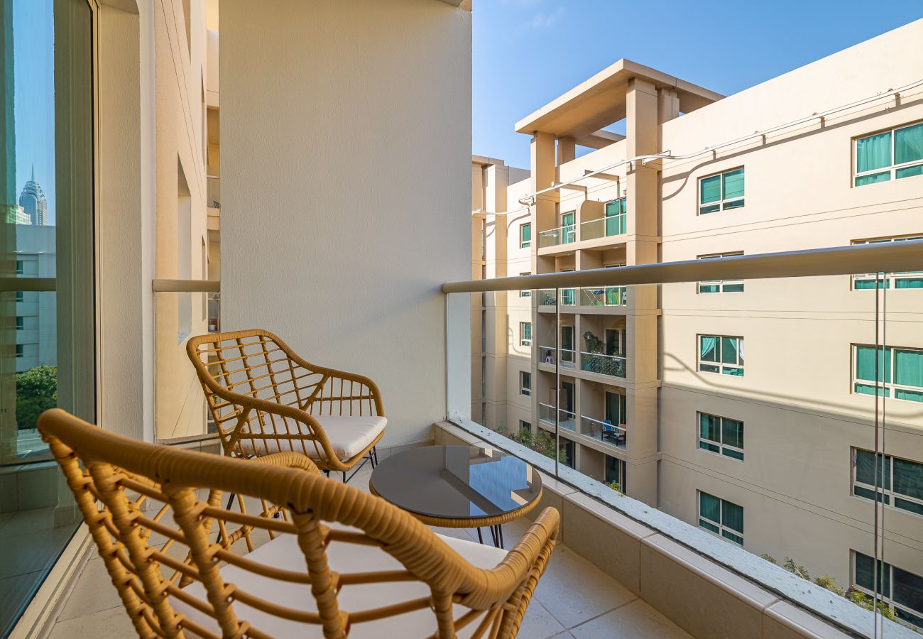 Apartment in Dubai - Great 1BDR Apartment in The Greens / Close to Dubai Marina 