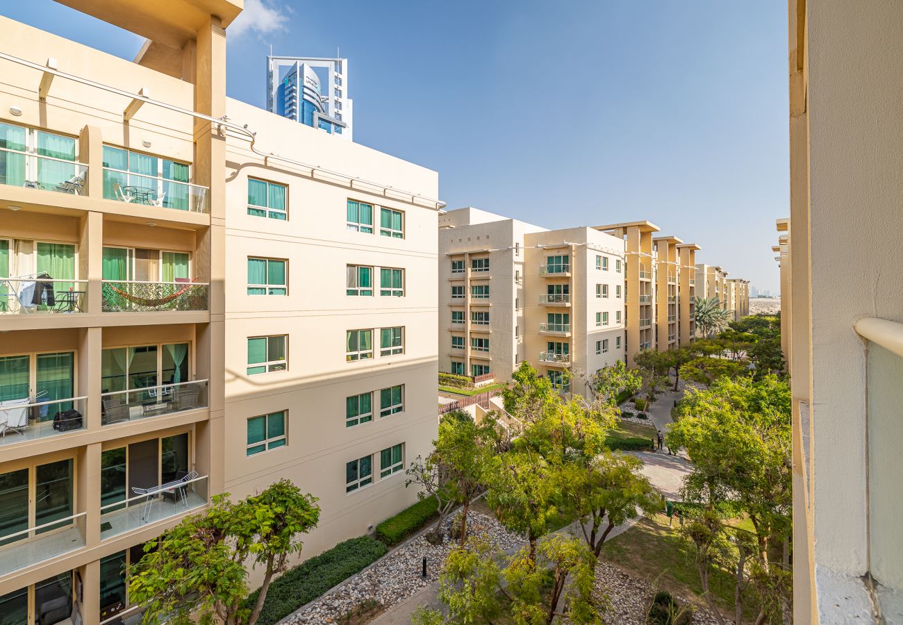 Apartment in Dubai - Great 1BDR Apartment in The Greens / Close to Dubai Marina 