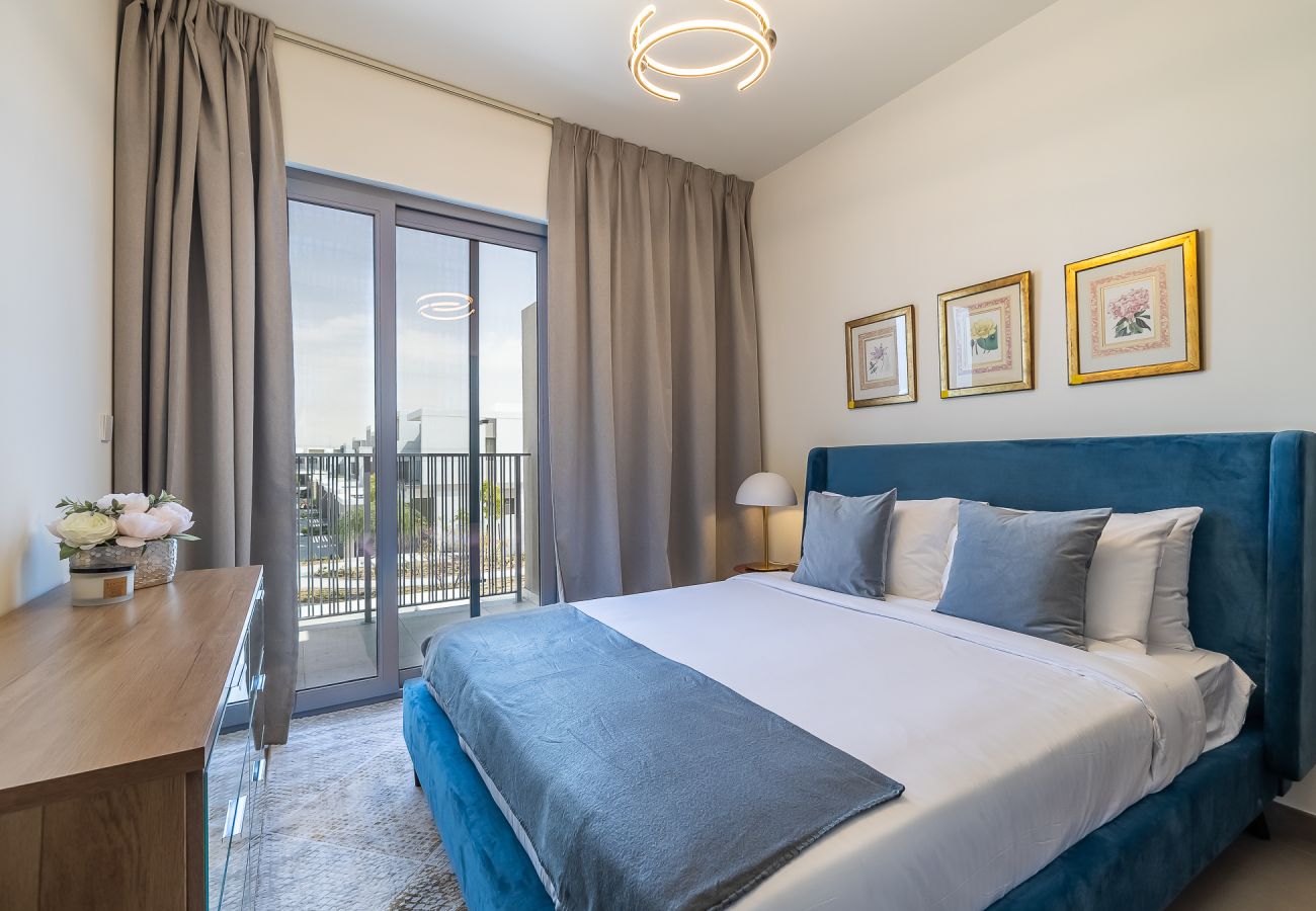 Apartment in Dubai - Elegant villa with 3 BDR I Maid Room I Garden /B67