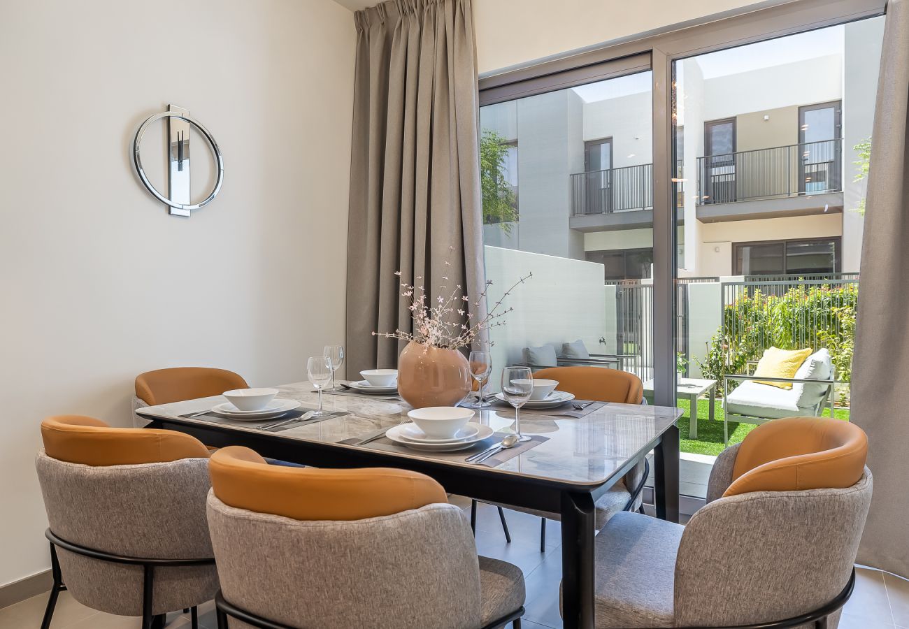 Apartment in Dubai - Elegant villa with 3 BDR I Maid Room I Garden /B67