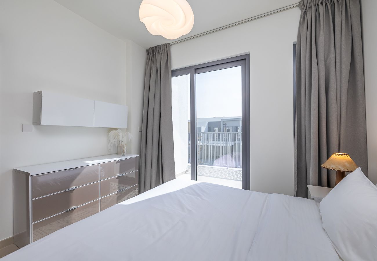 Apartment in Dubai - Modern 3-Bedroom Villa with Garden | Tilal Al Ghaf | Family-Friendly / B245