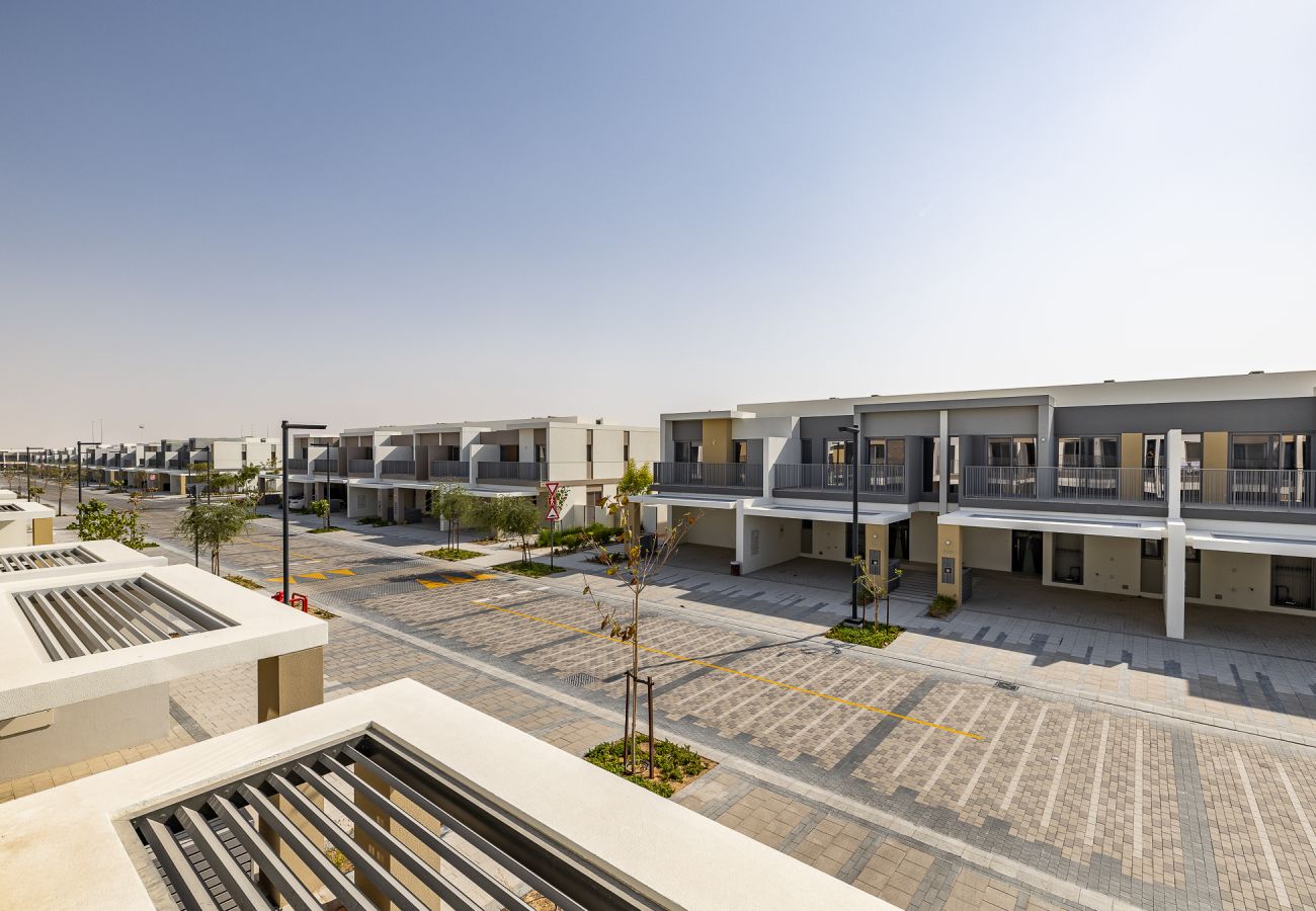 Apartment in Dubai - Modern 3-Bedroom Villa with Garden | Tilal Al Ghaf | Family-Friendly / B245